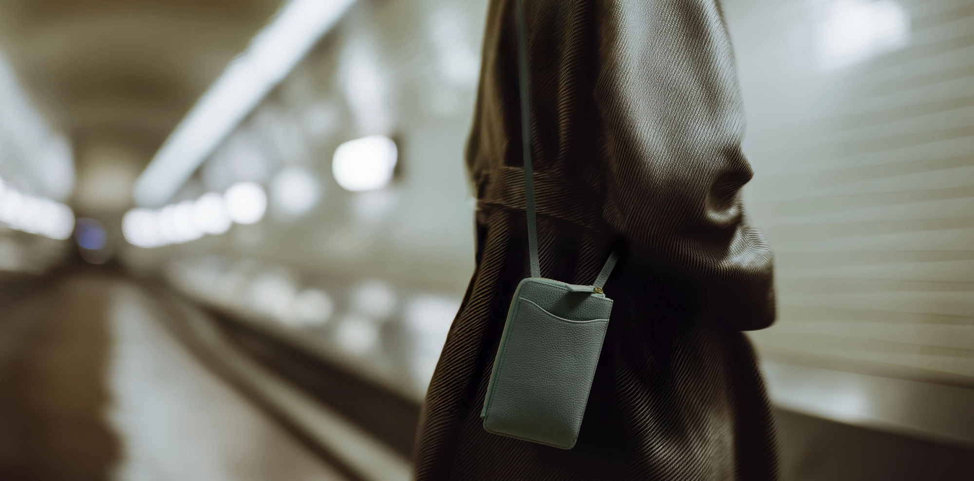 Neu - Crossbody Tasche Adri, Leder, Salbei Neu - Crossbody Tasche Adri, Leder, Salbei